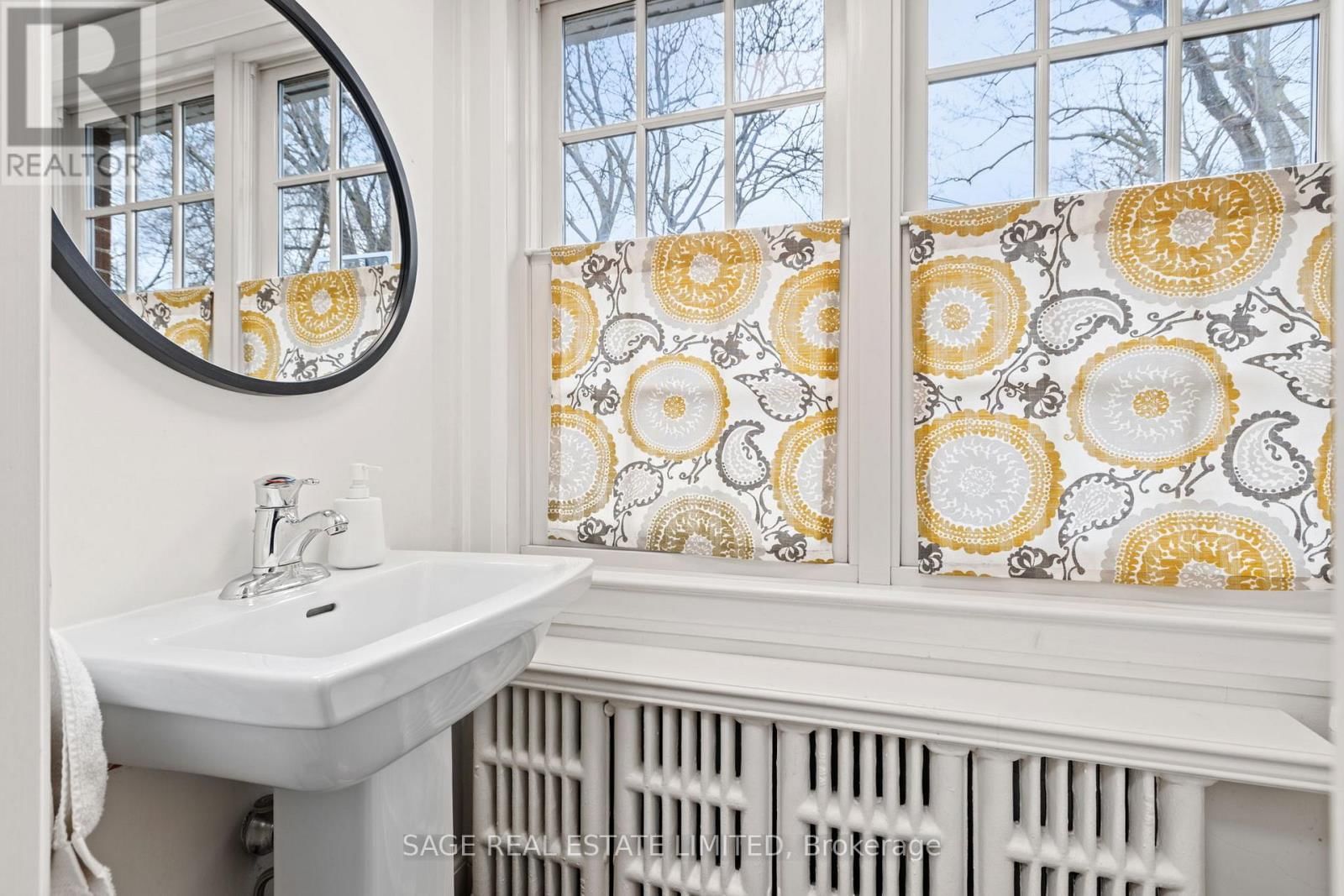 85 WEYBOURNE CRESCENT Image 13