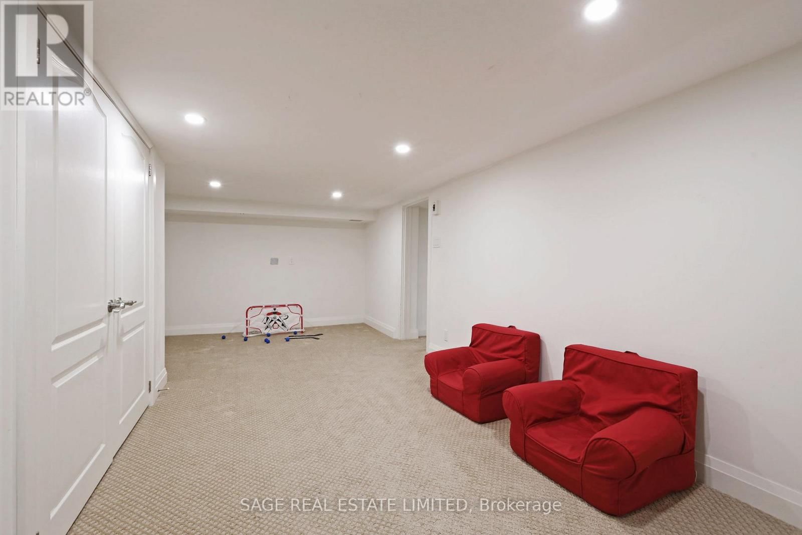 85 WEYBOURNE CRESCENT Image 29