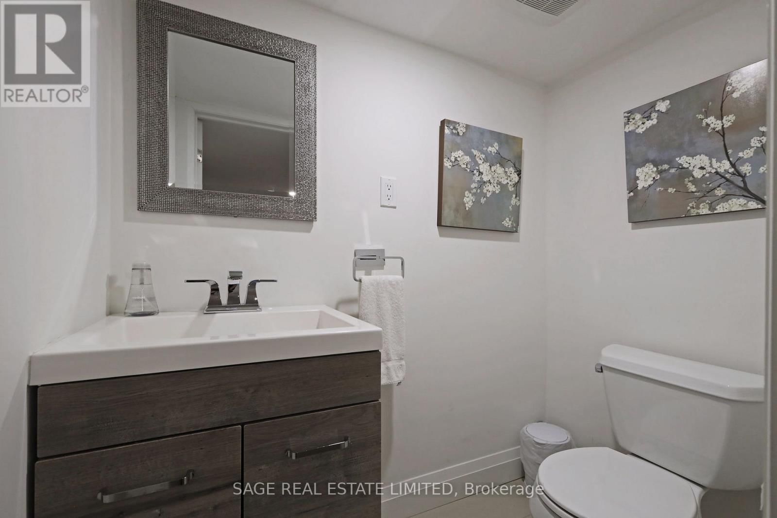 85 WEYBOURNE CRESCENT Image 30