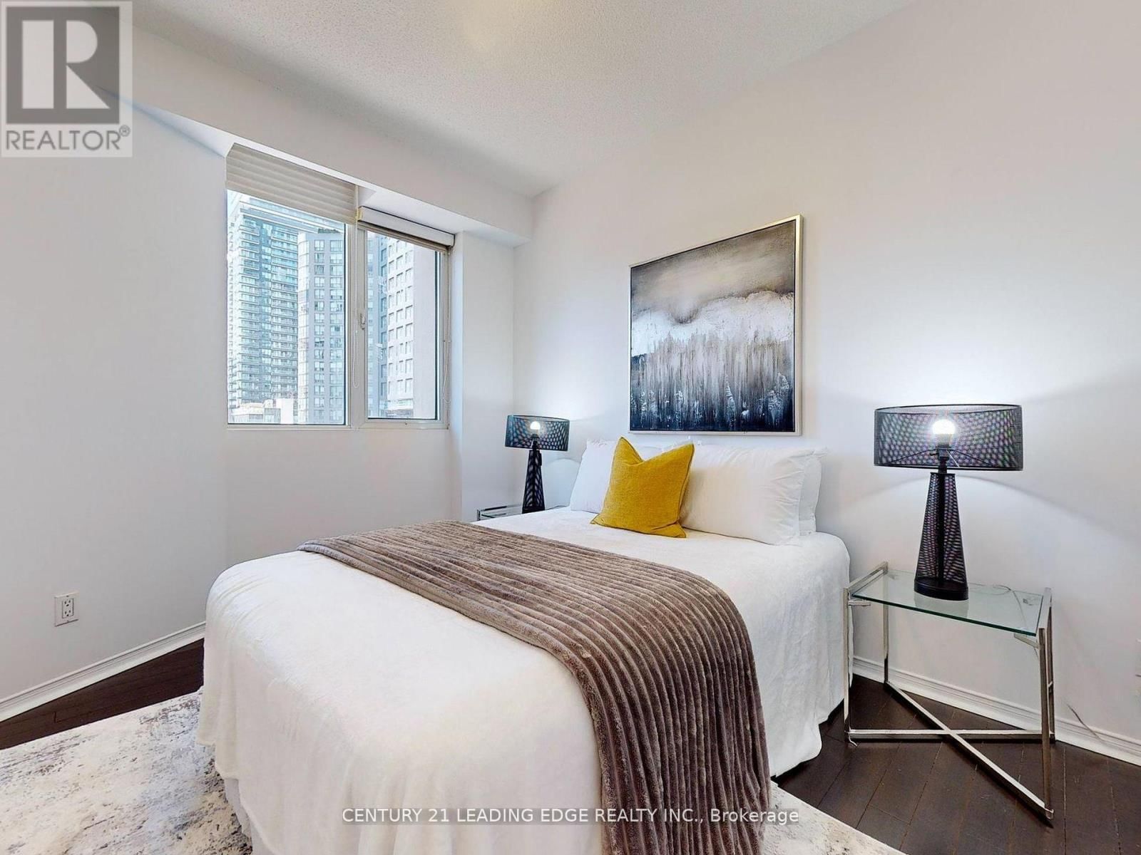 602 - 555 YONGE STREET Image 15