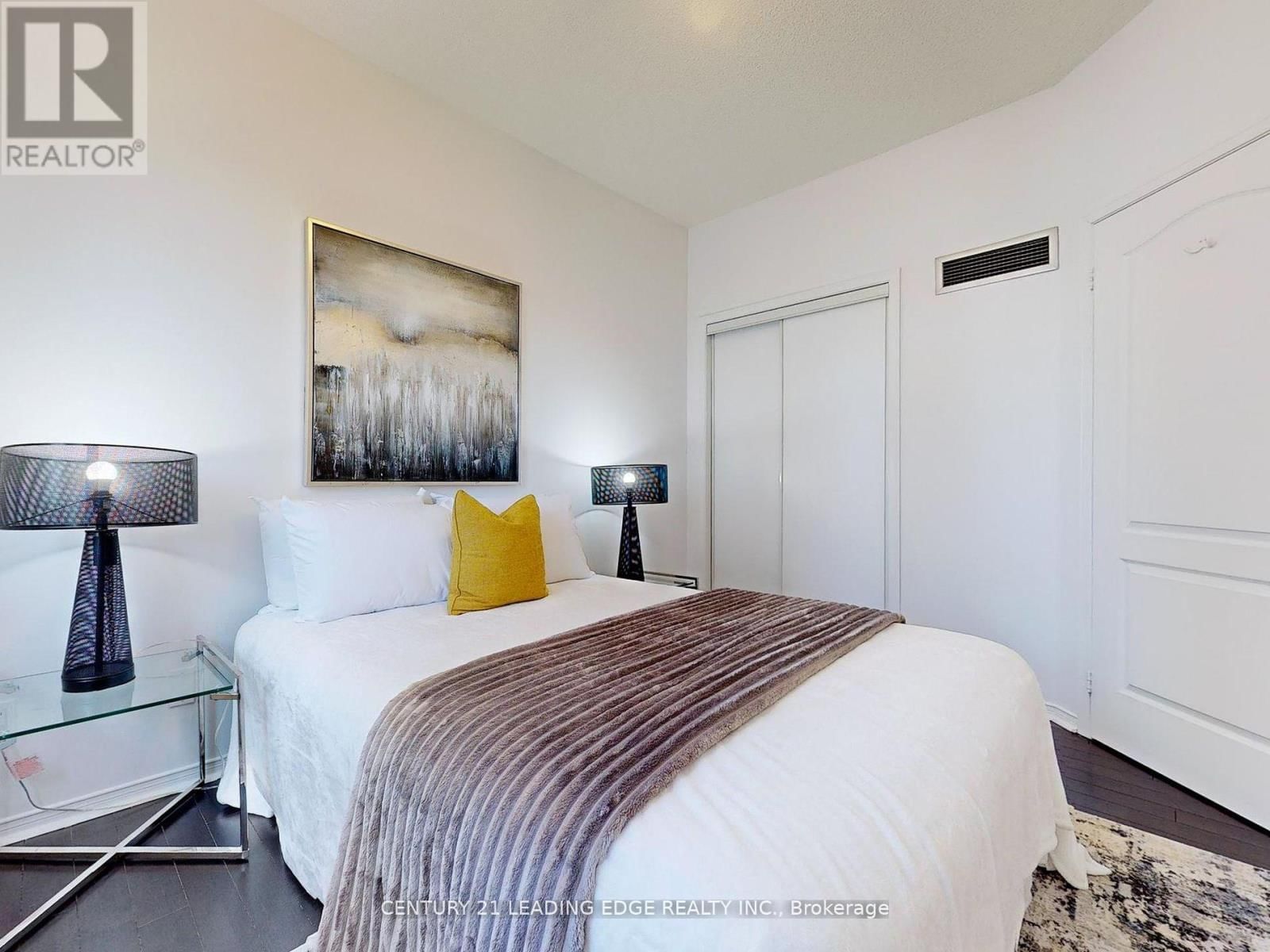 602 - 555 YONGE STREET Image 16