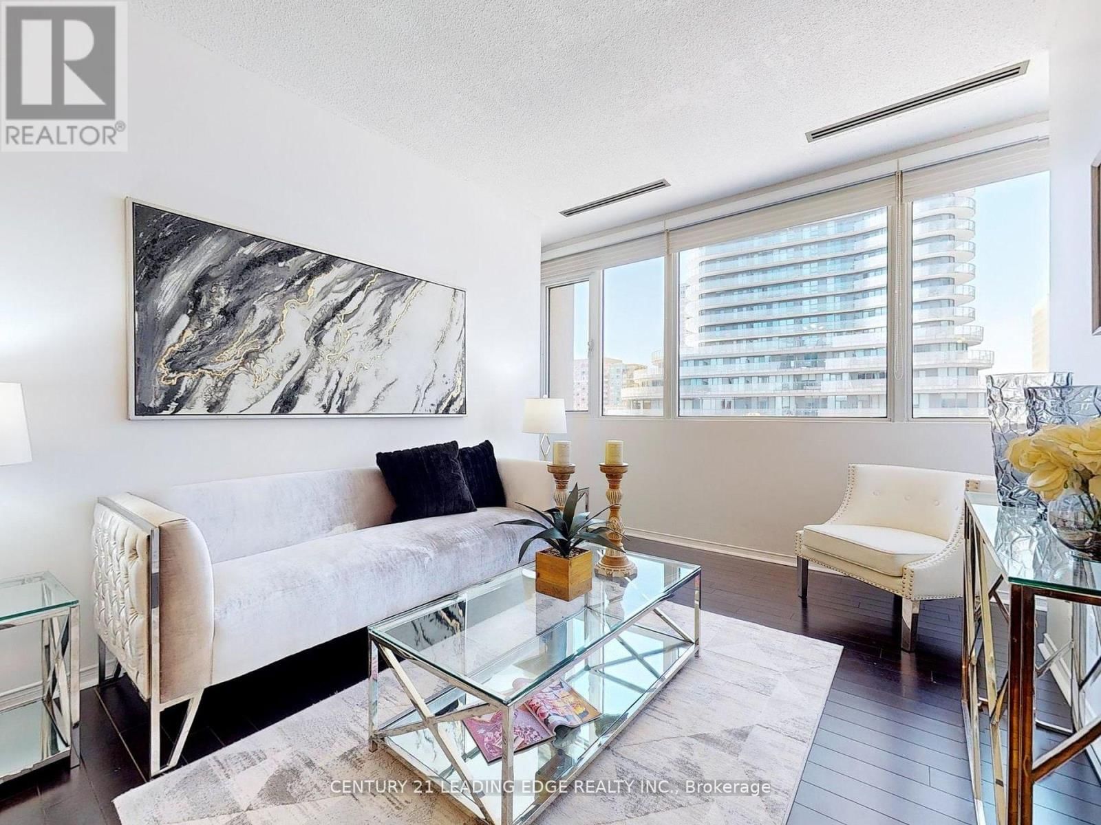 602 - 555 YONGE STREET Image 5