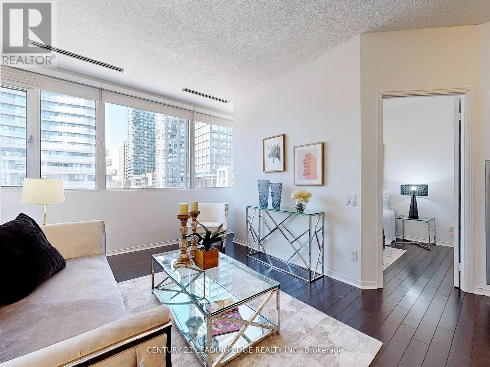 602 - 555 YONGE STREET Image 7