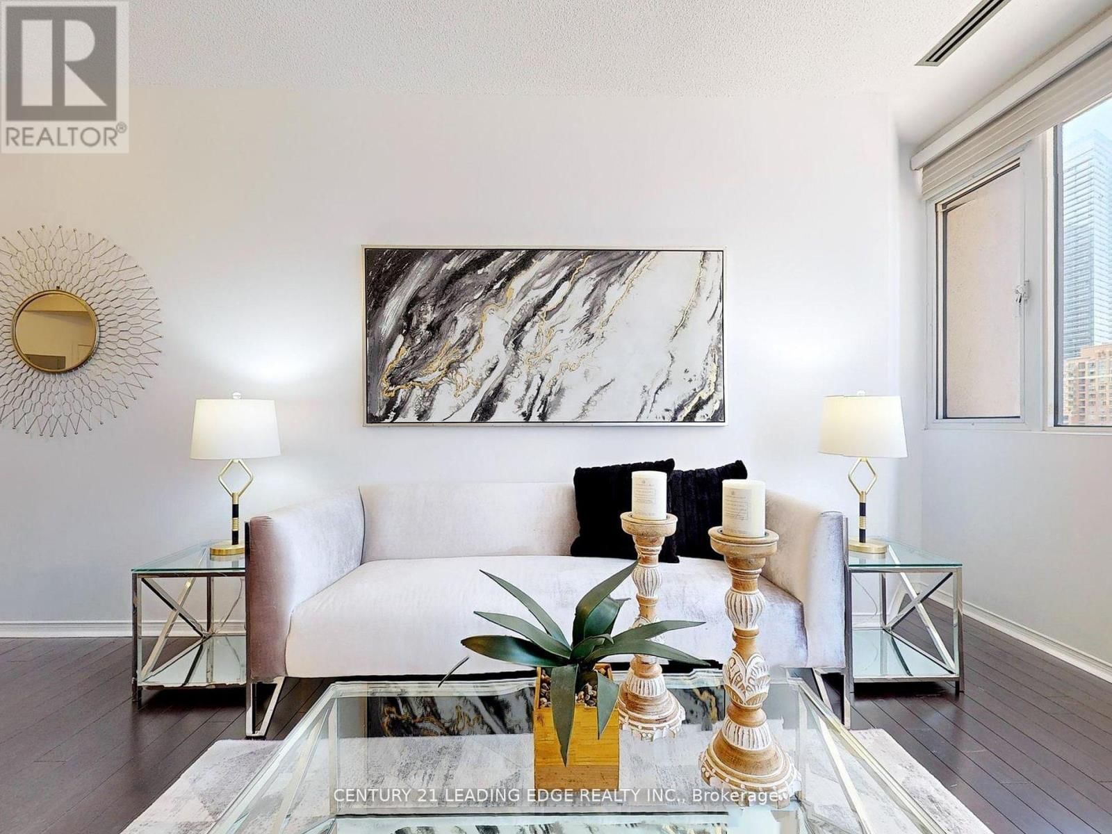 602 - 555 YONGE STREET Image 8