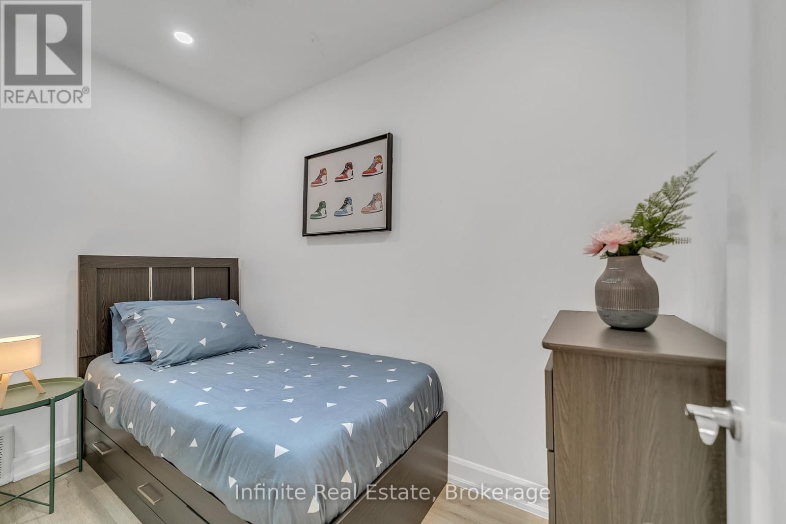 11 D'ARCY STREET Image 16