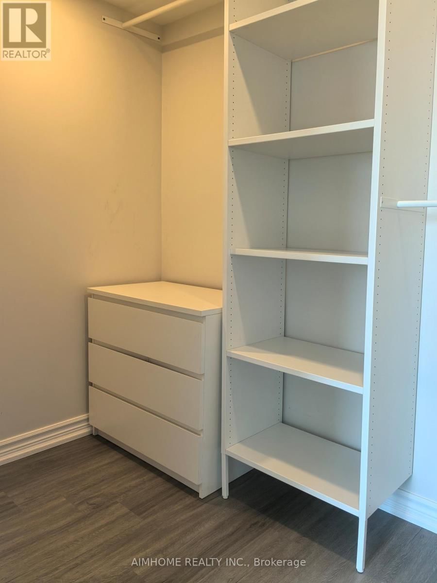 506 - 17 BARBERRY PLACE Image 14