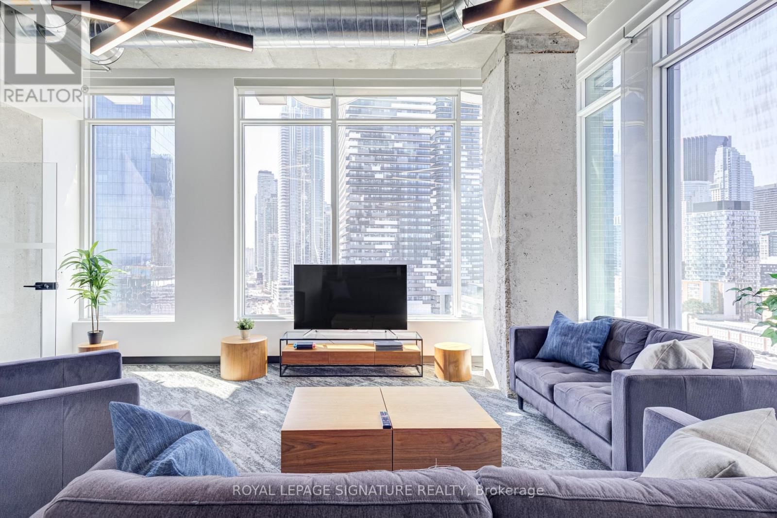 1300 - 130 QUEENS QUAY EAST Image 21