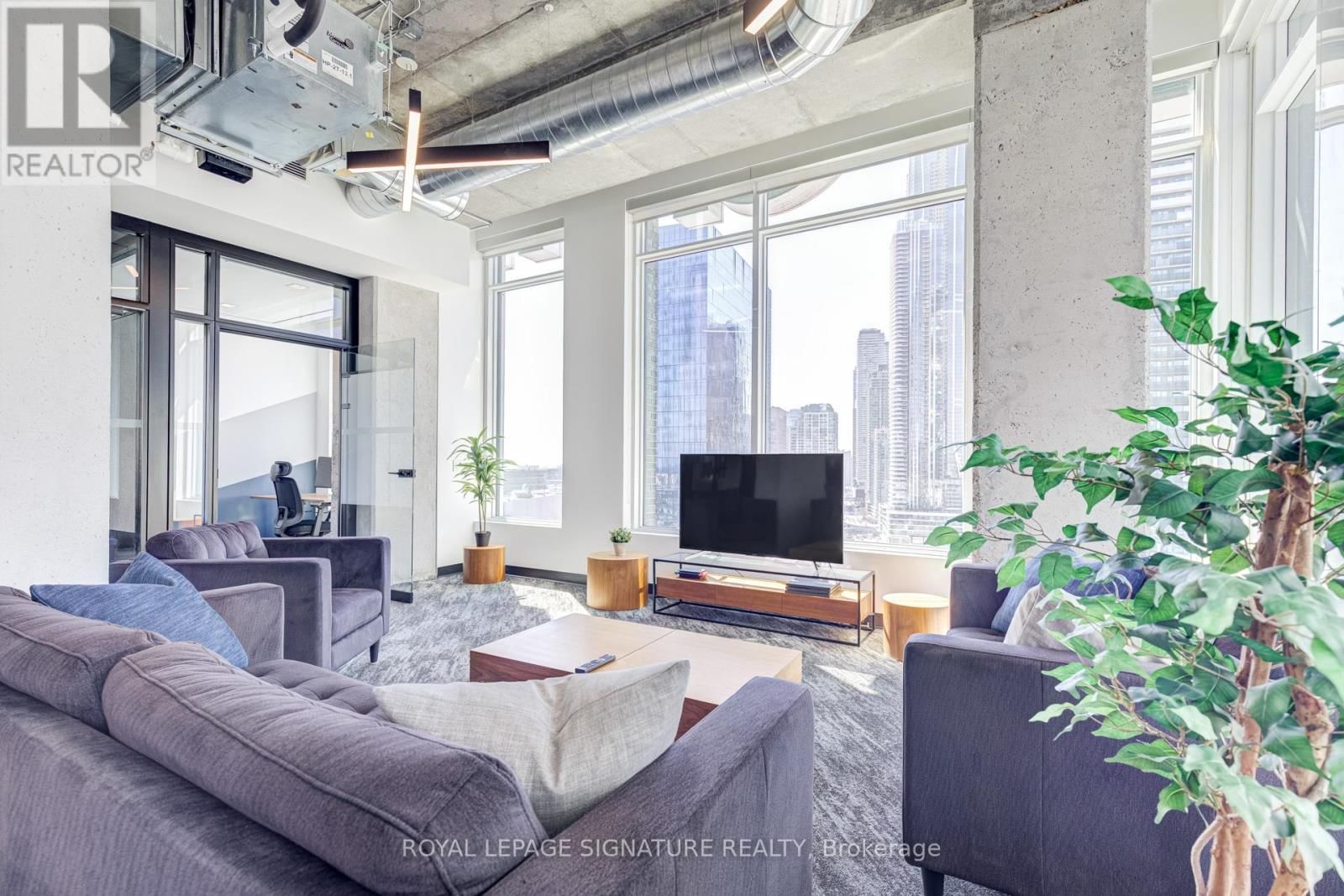 1300 - 130 QUEENS QUAY EAST Image 22