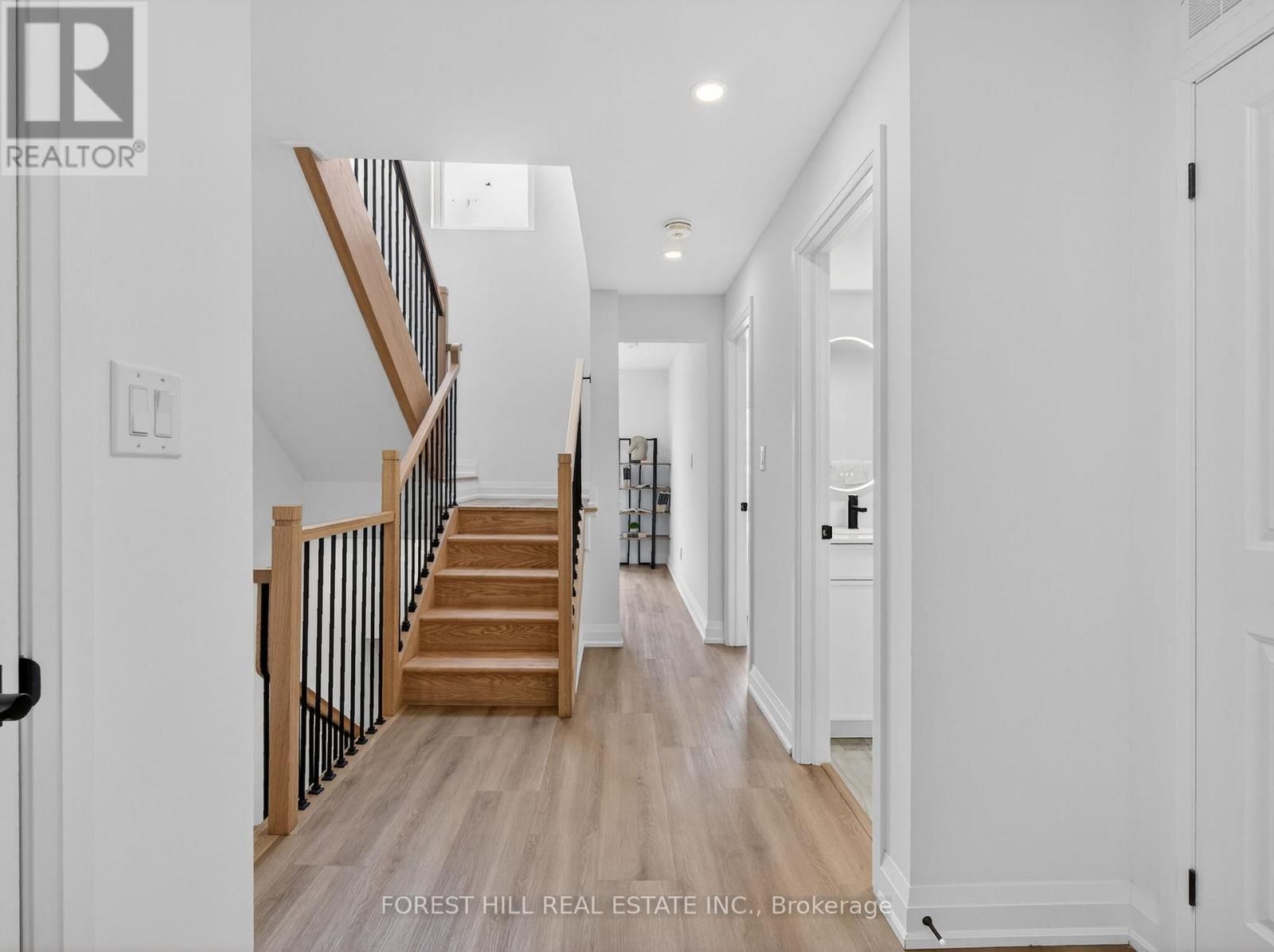 B - 221 CHURCHILL AVENUE Image 27