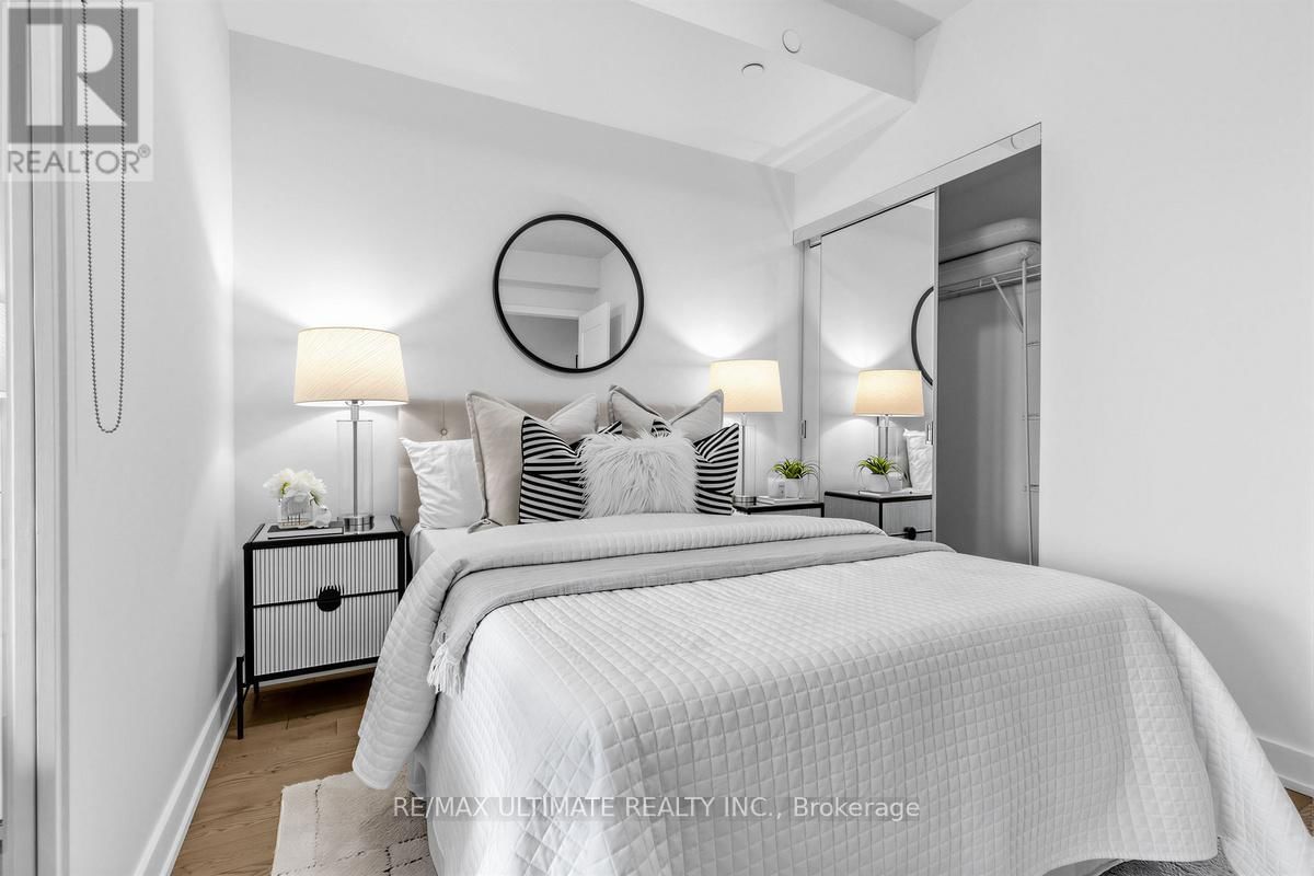 2508 - 330 RICHMOND STREET WEST Image 13