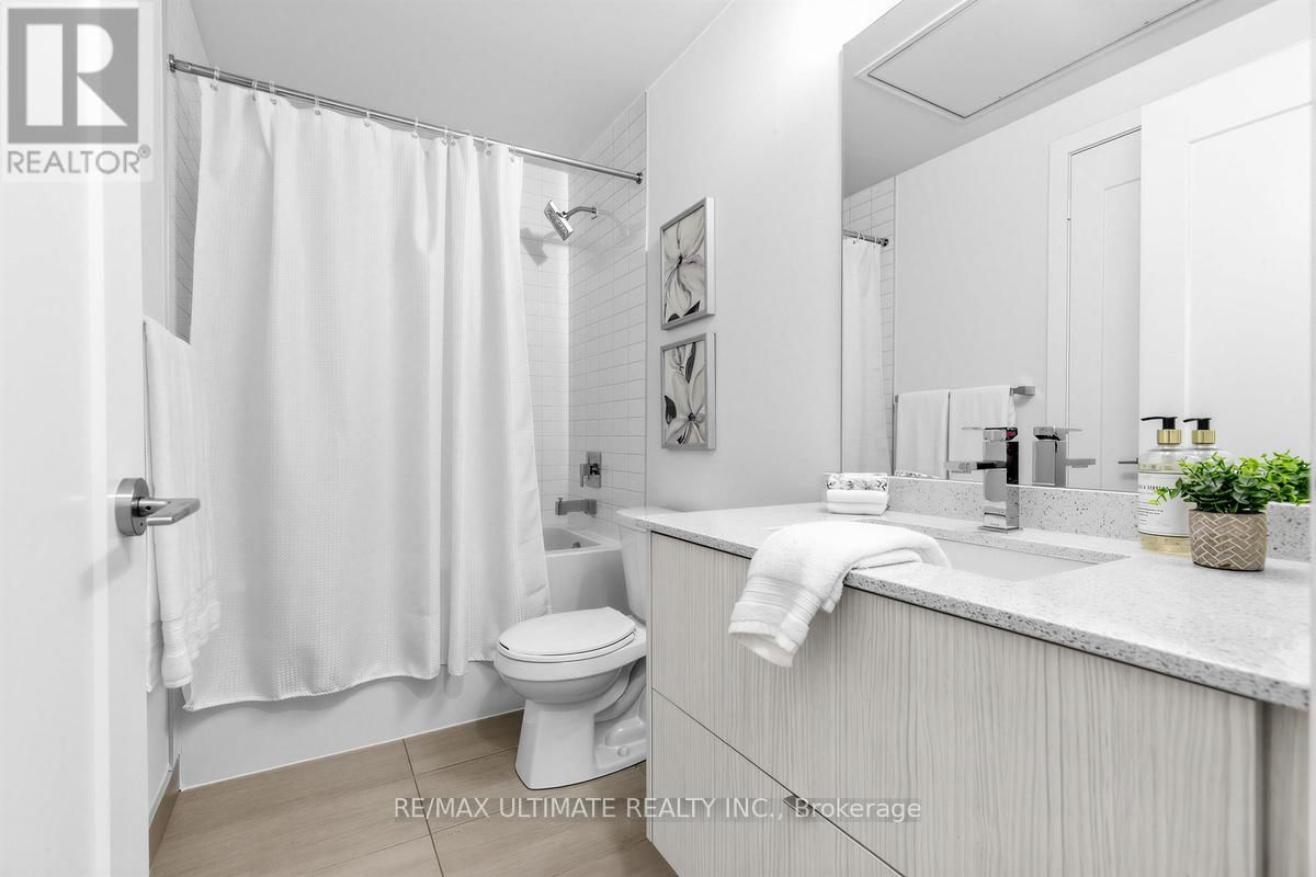 2508 - 330 RICHMOND STREET WEST Image 5