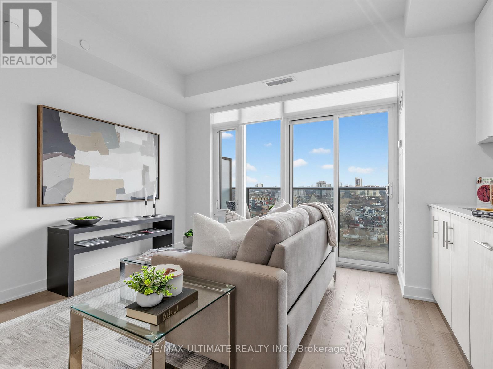 2508 - 330 RICHMOND STREET WEST Image 7