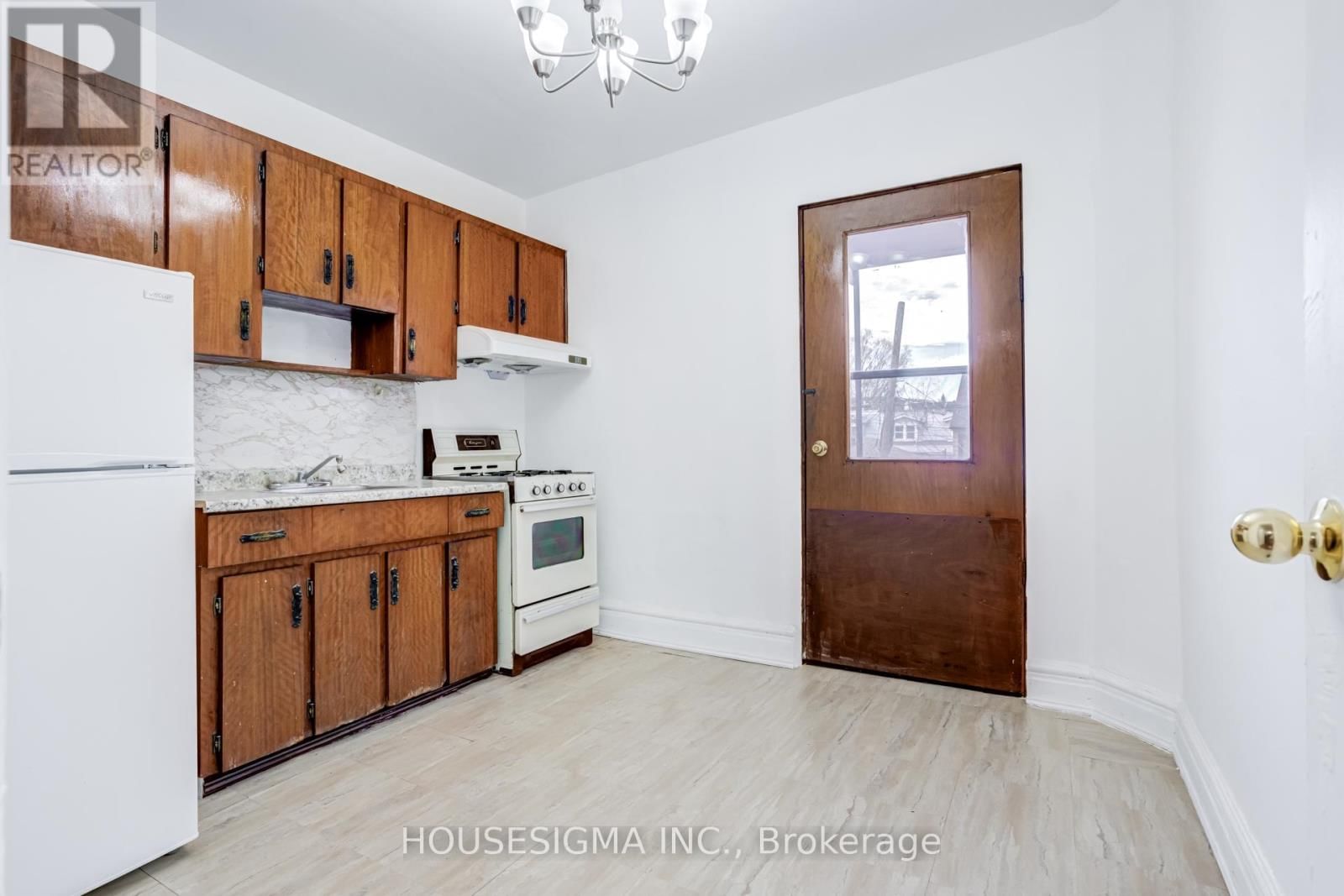 726 ADELAIDE STREET WEST Image 14