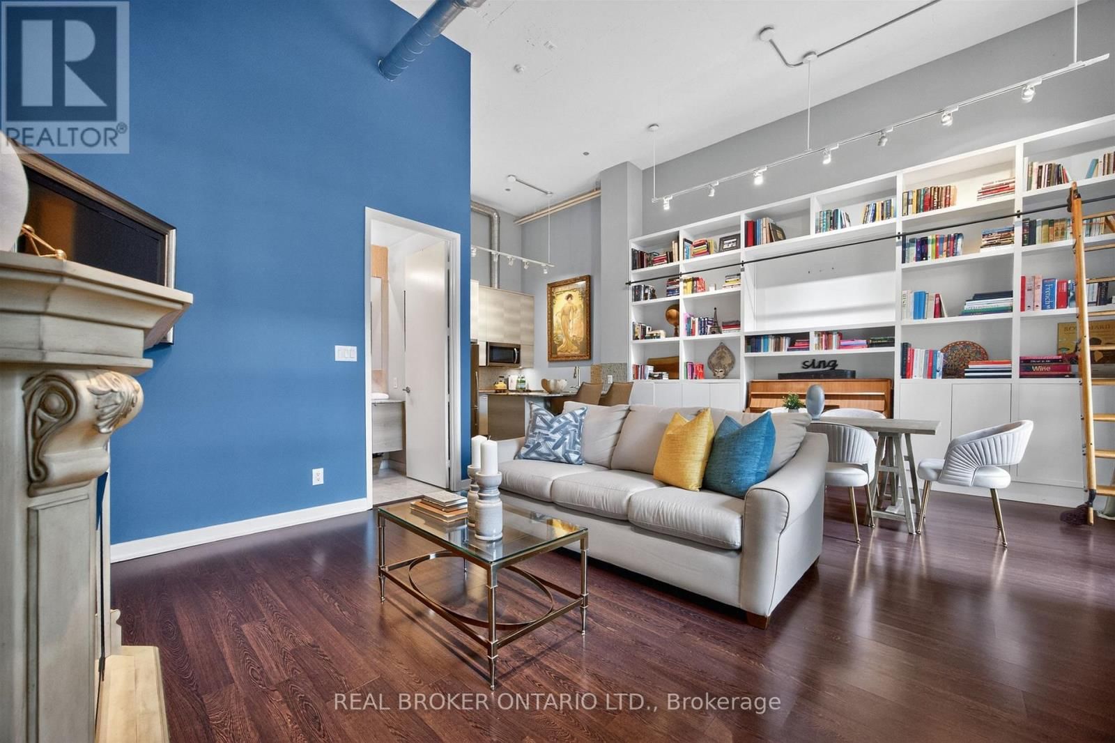 209 - 380 MACPHERSON AVENUE Image 21