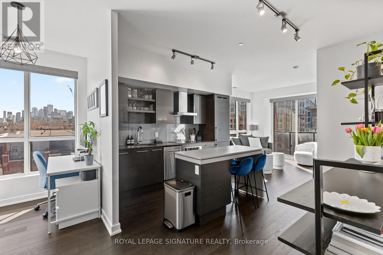 411 - 1030 KING STREET WEST Image 2