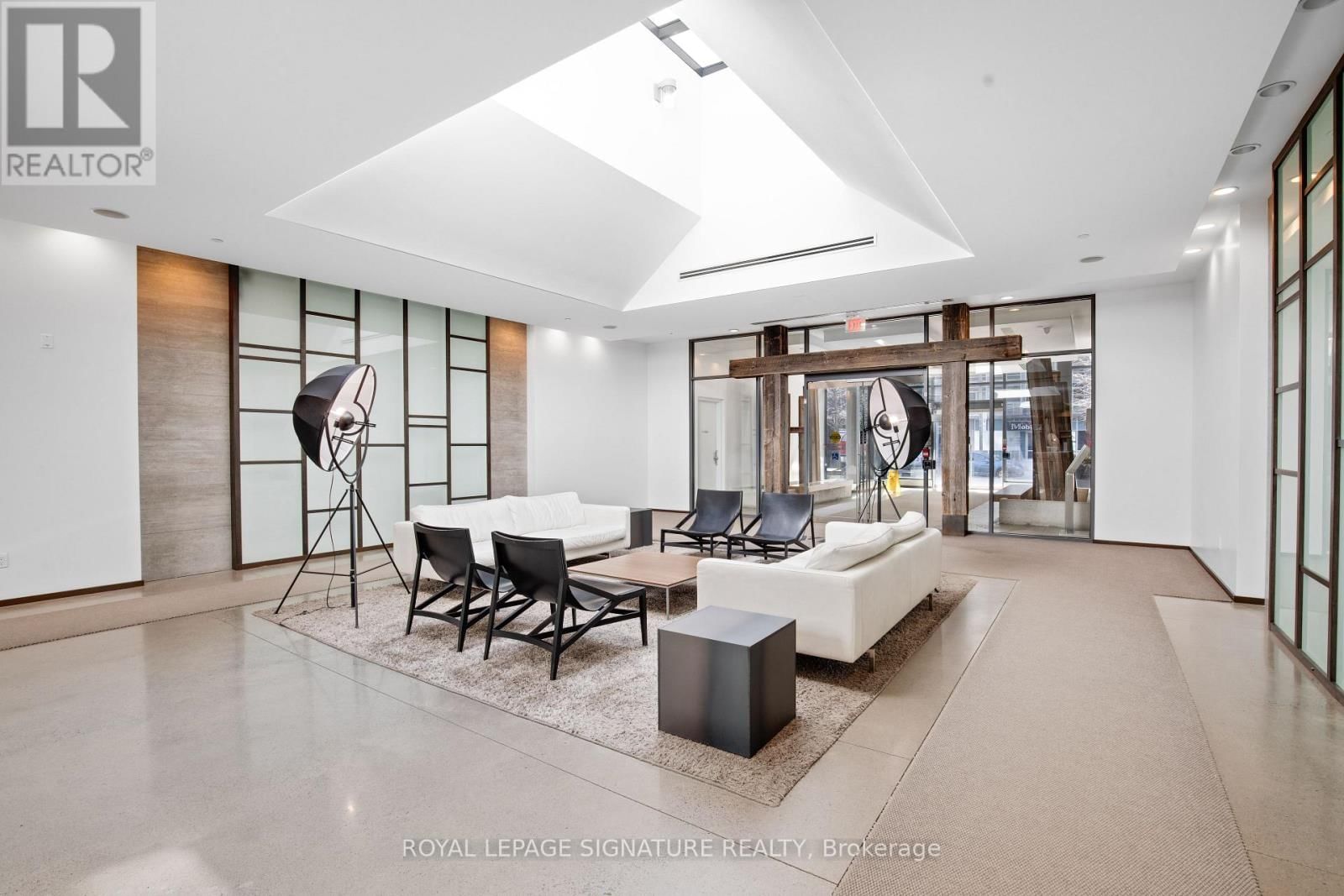 411 - 1030 KING STREET WEST Image 33