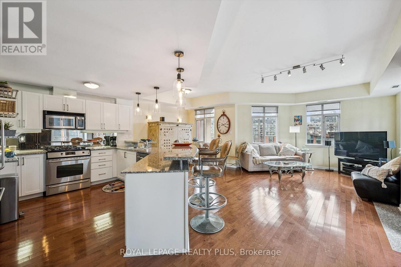 620 - 550 FRONT STREET WEST Image 5