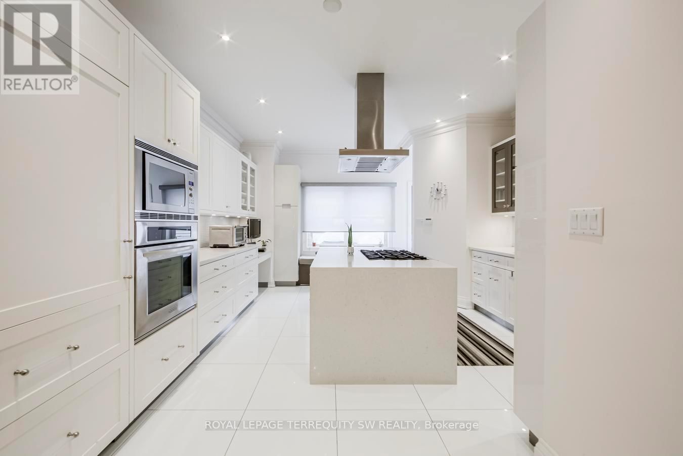 190 BEDFORD ROAD Image 10