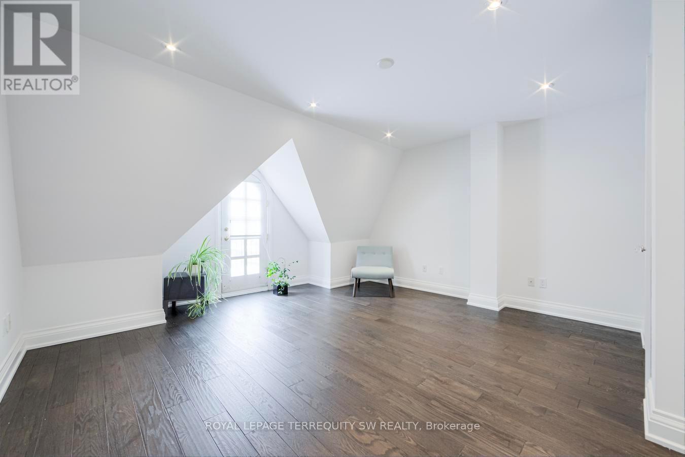 190 BEDFORD ROAD Image 31