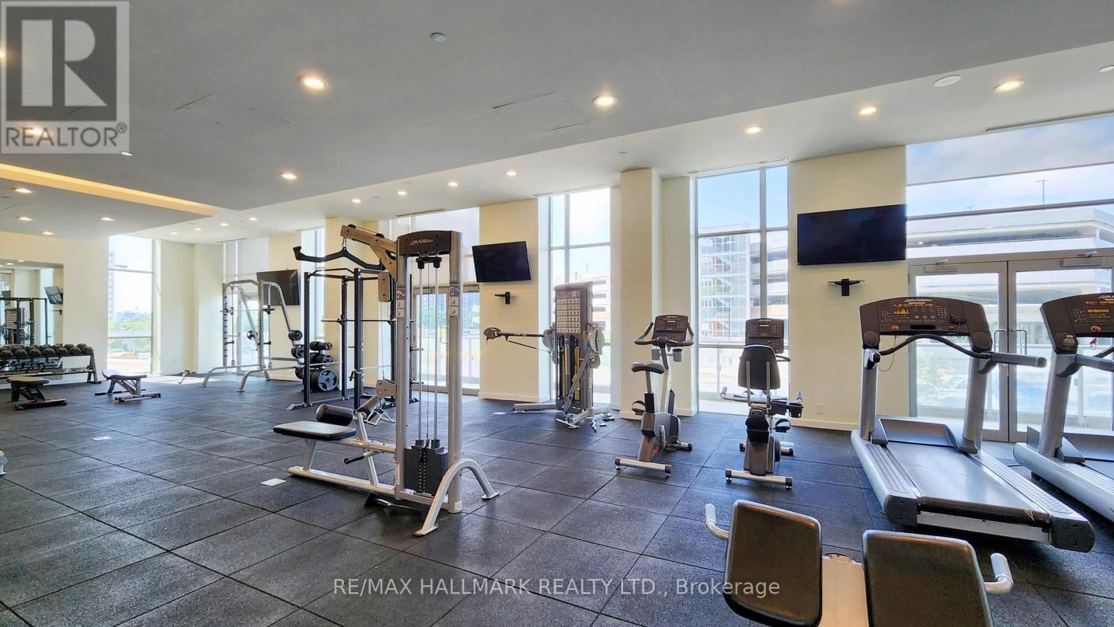 1402 - 70 FOREST MANOR ROAD Image 39