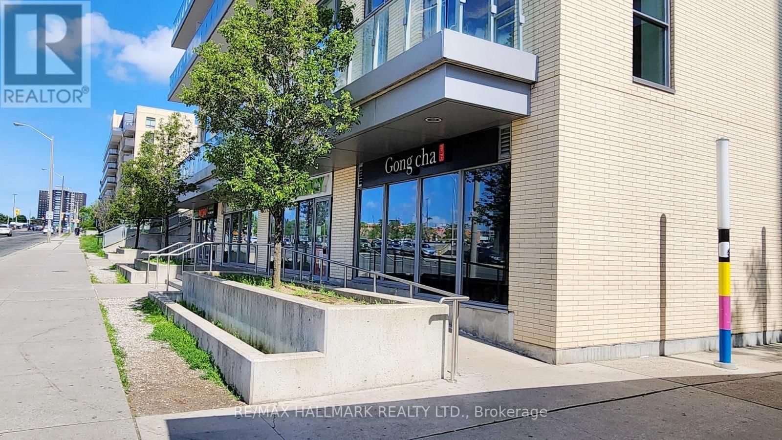 1402 - 70 FOREST MANOR ROAD Image 41