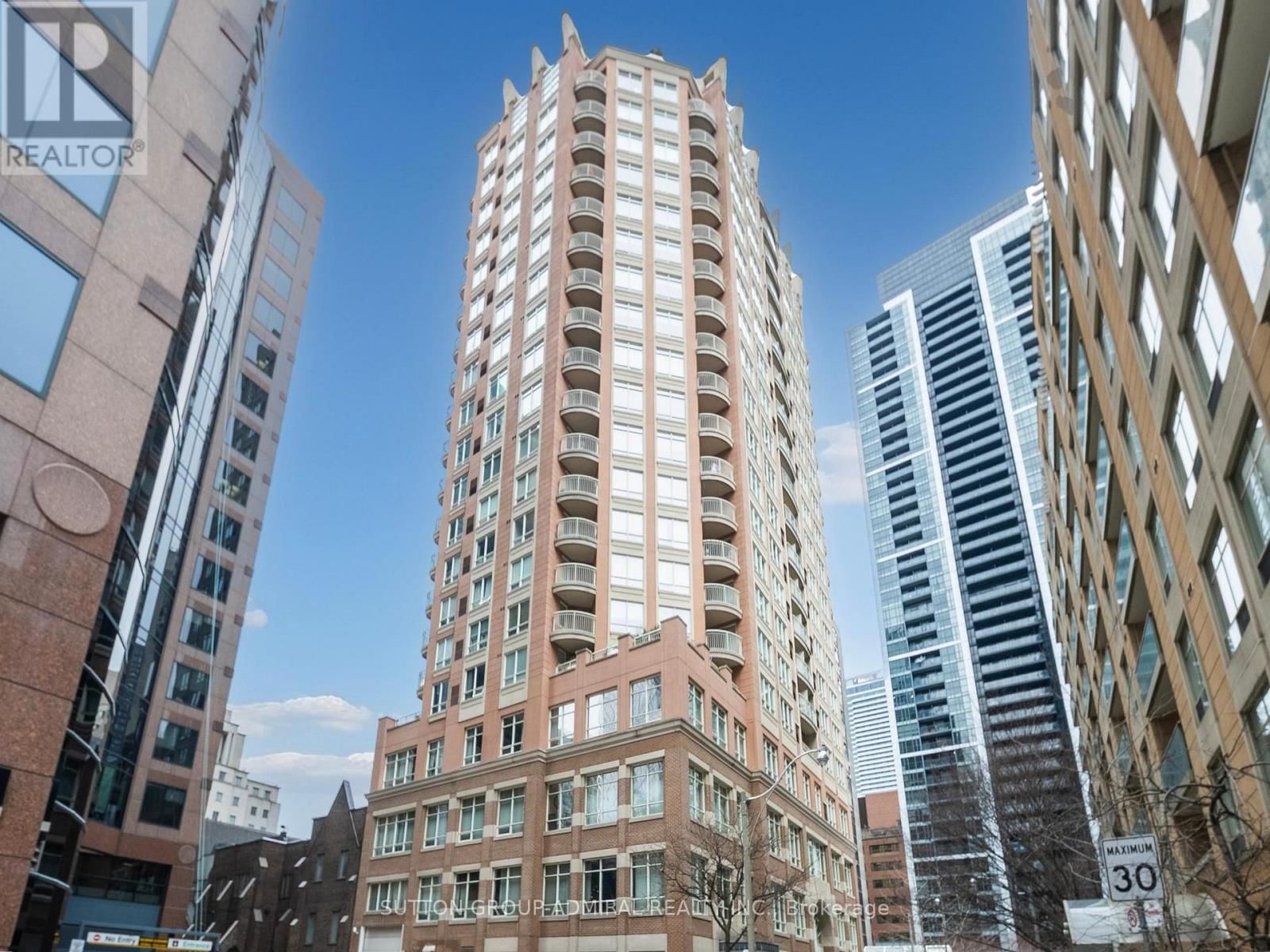 812 - 100 HAYDEN STREET Image 2