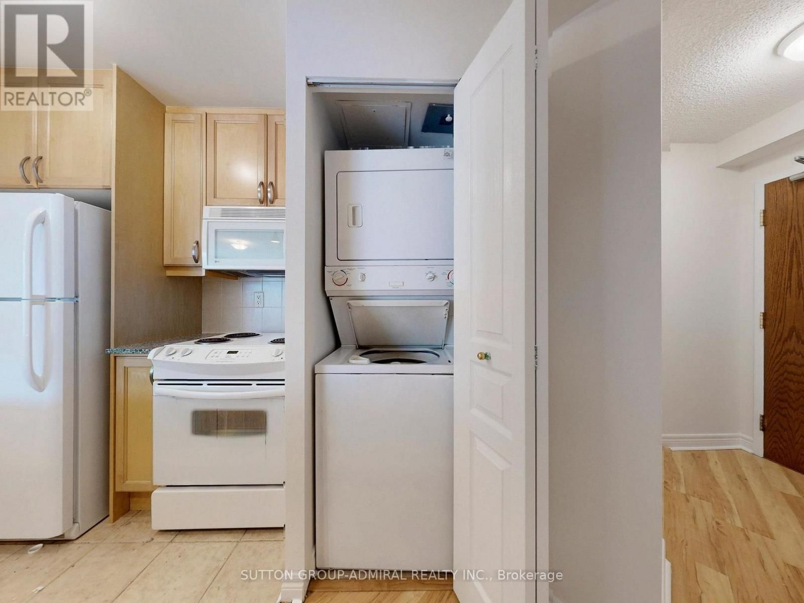 812 - 100 HAYDEN STREET Image 22