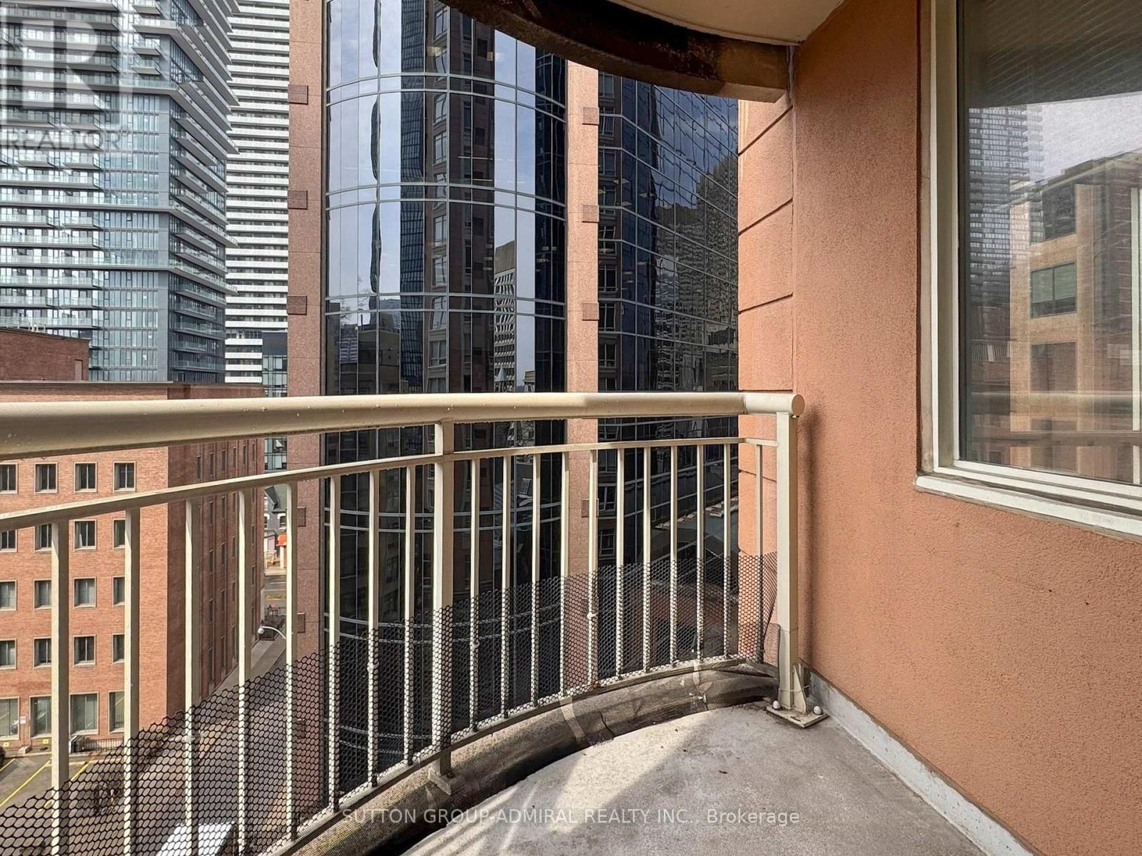 812 - 100 HAYDEN STREET Image 26