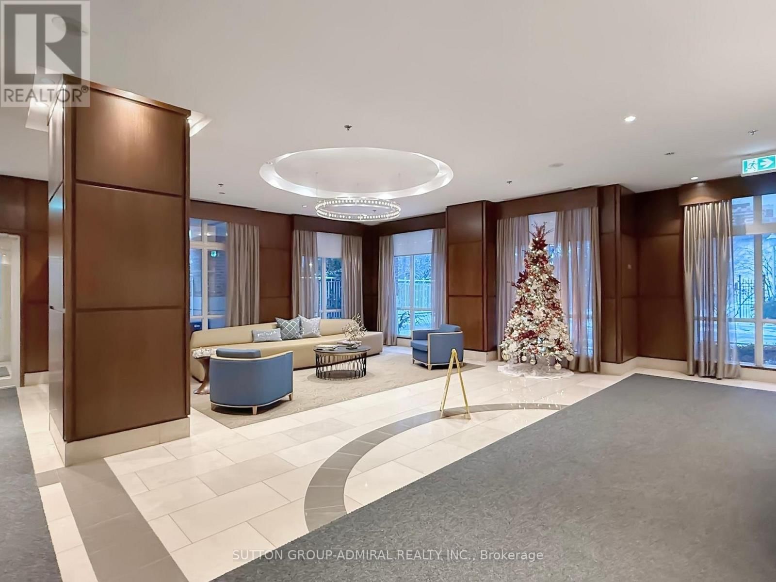 812 - 100 HAYDEN STREET Image 31