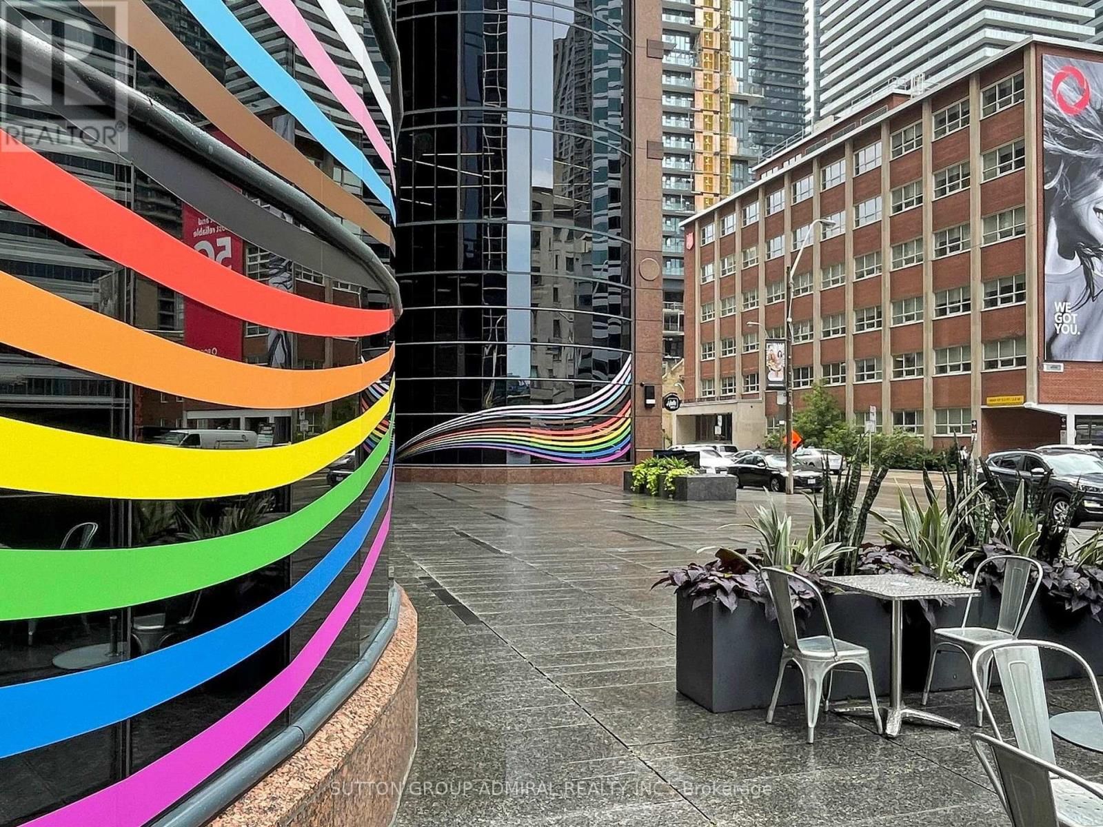 812 - 100 HAYDEN STREET Image 40