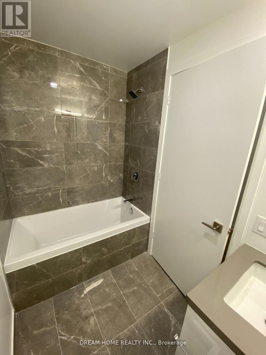 707 - 195 MCCAUL STREET Image 10