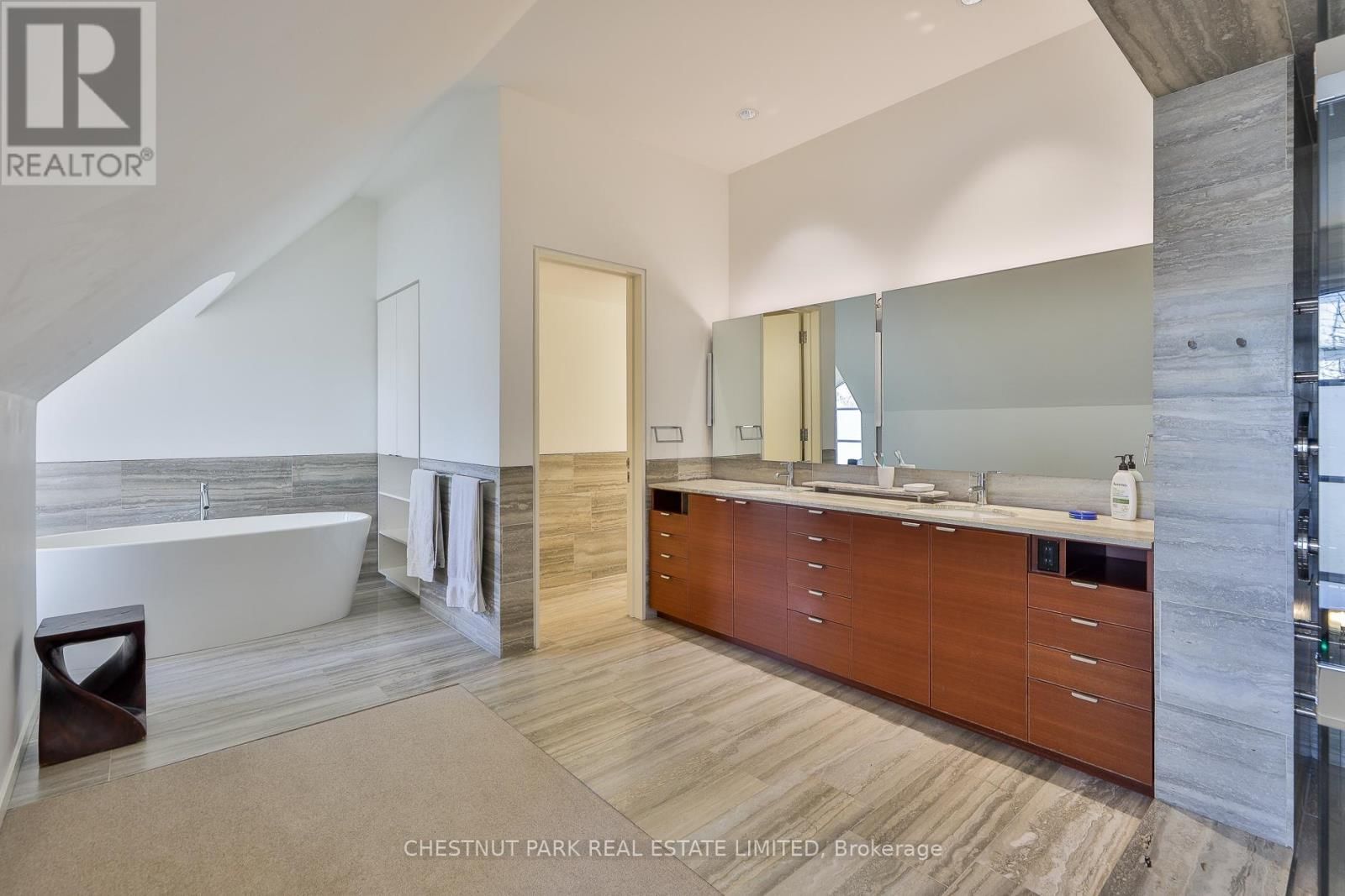 1 GLEN EDYTH PLACE Image 19