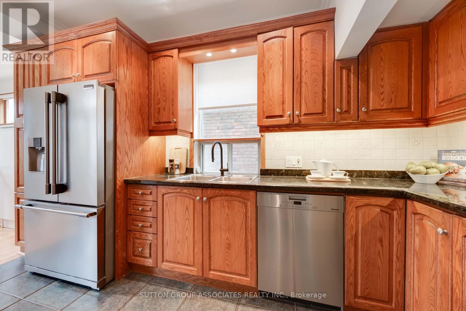 131 PINEWOOD AVENUE Image 14