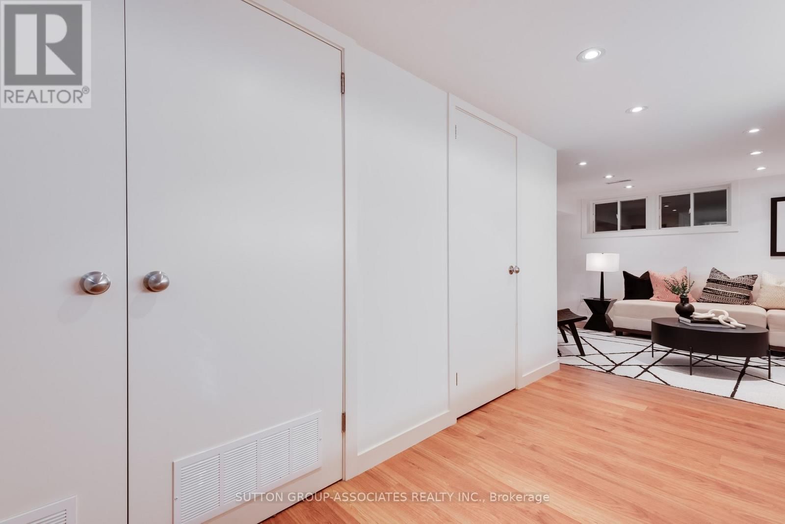 131 PINEWOOD AVENUE Image 37