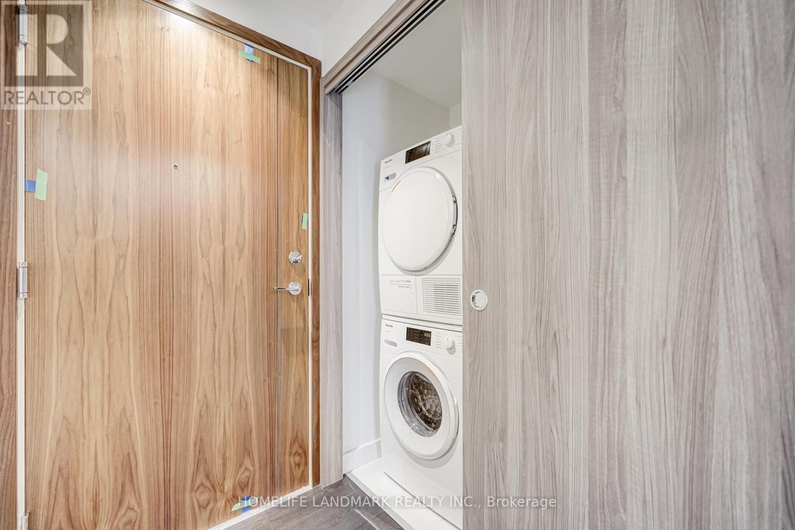 303 - 95 MCMAHON DRIVE Image 10