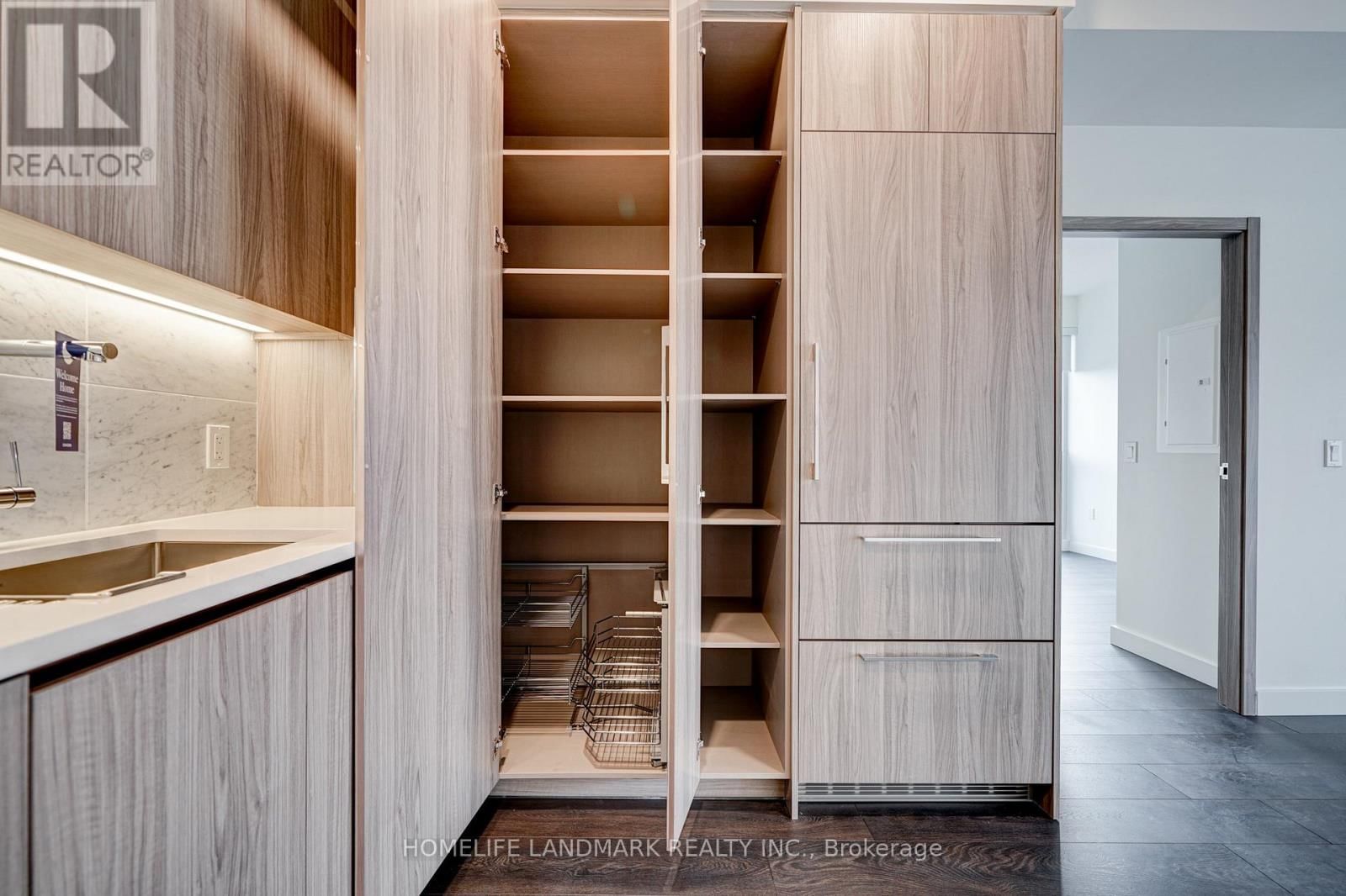 303 - 95 MCMAHON DRIVE Image 13