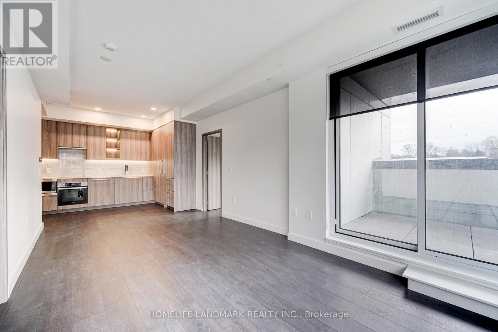 303 - 95 MCMAHON DRIVE Image 16