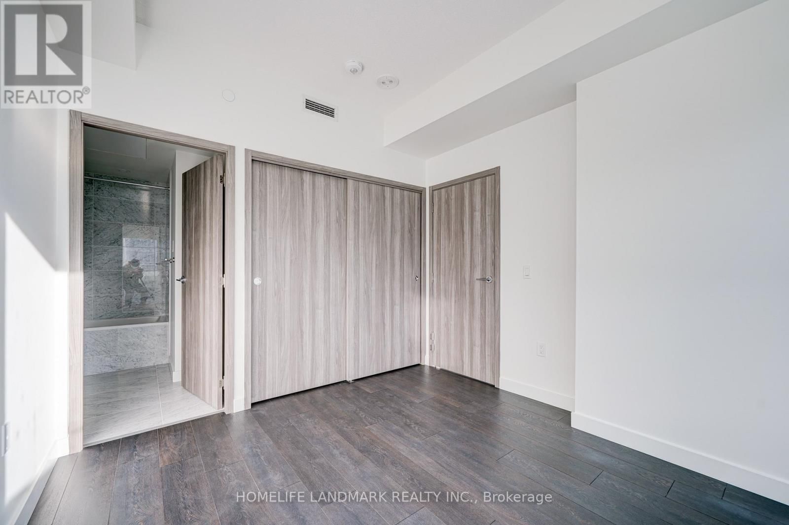 303 - 95 MCMAHON DRIVE Image 26