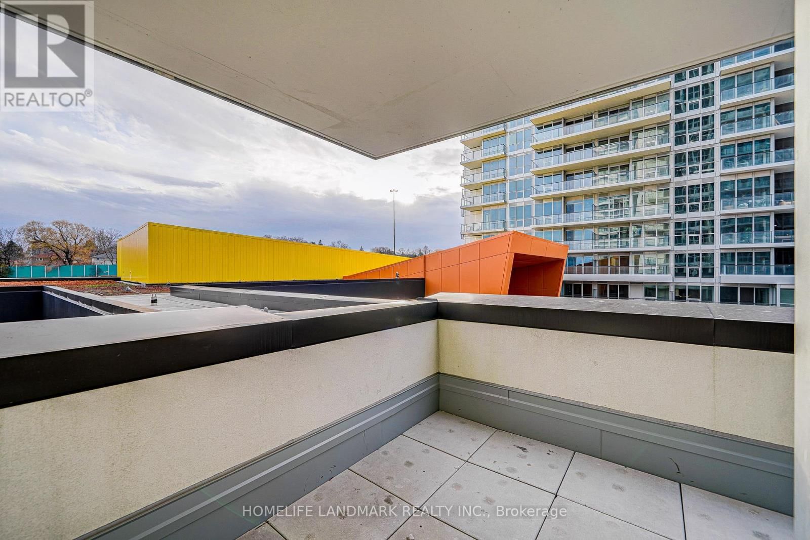 303 - 95 MCMAHON DRIVE Image 31