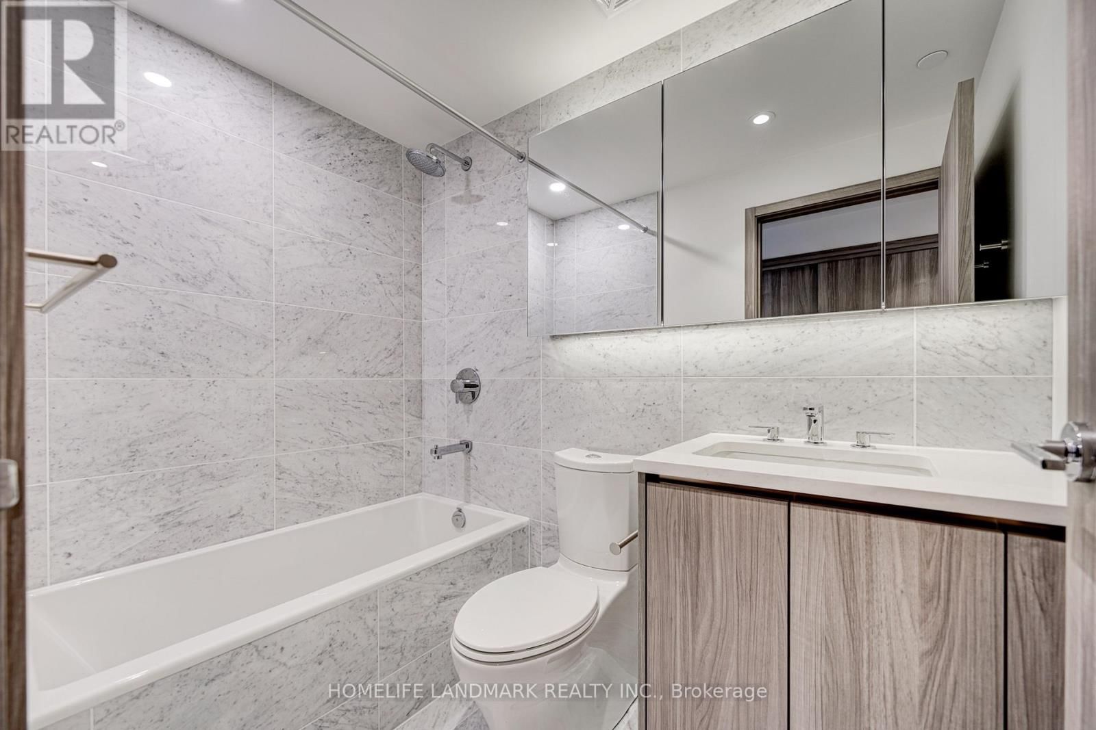 303 - 95 MCMAHON DRIVE Image 9