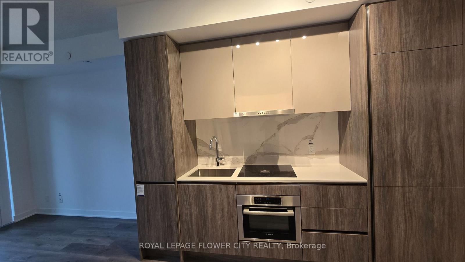 1915 - 180 FRONT STREET EAST Image 3