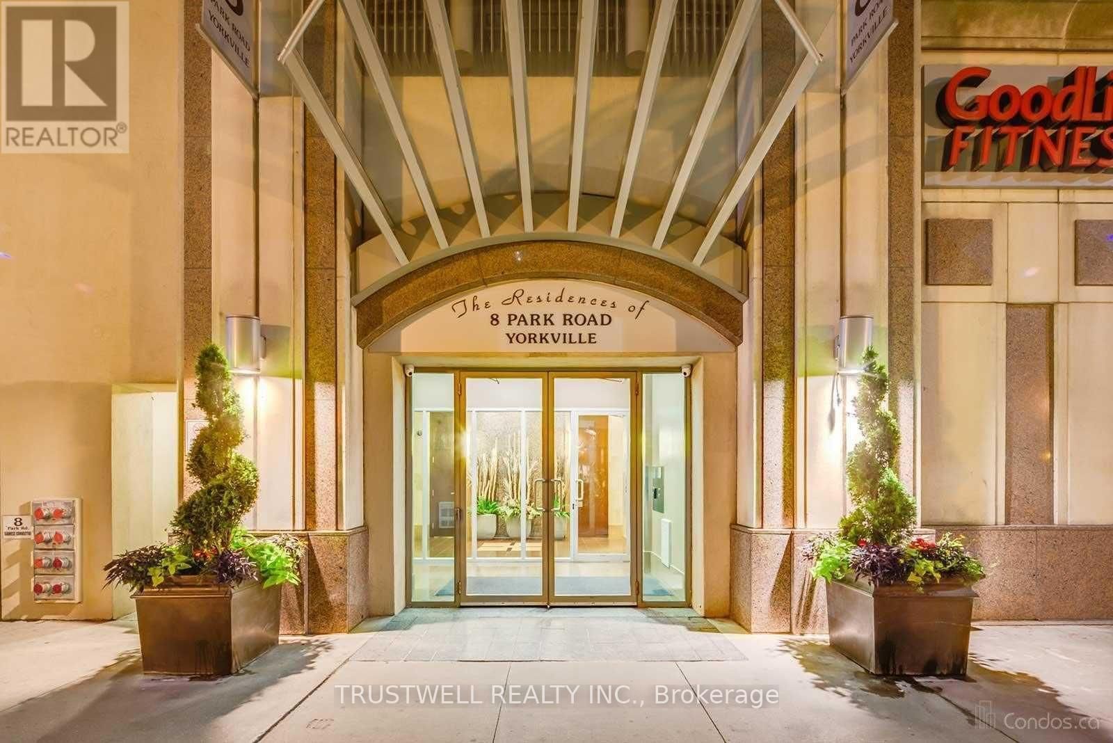 1905 - 8 PARK ROAD Image 1