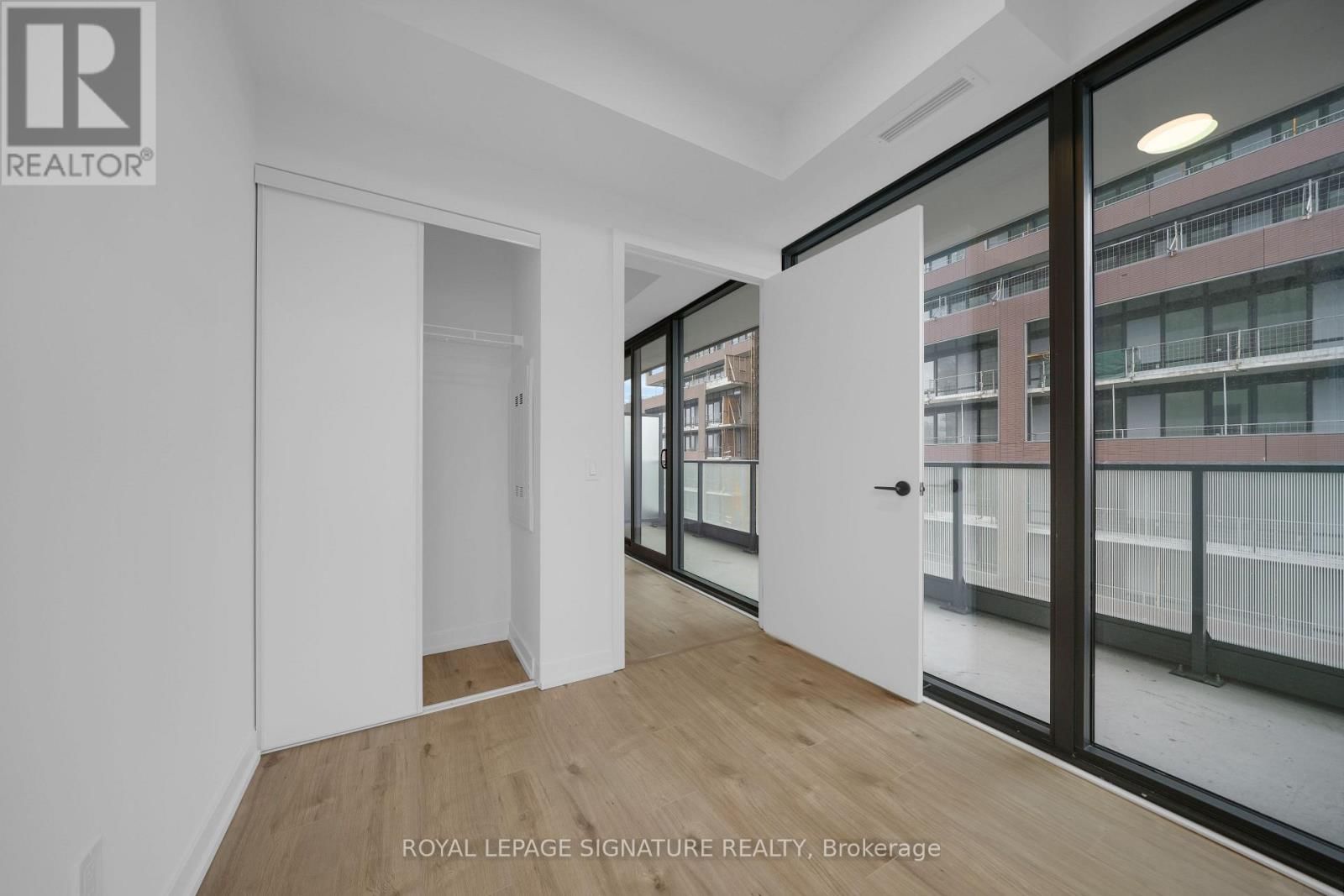 1104 - 35 PARLIAMENT STREET Image 23