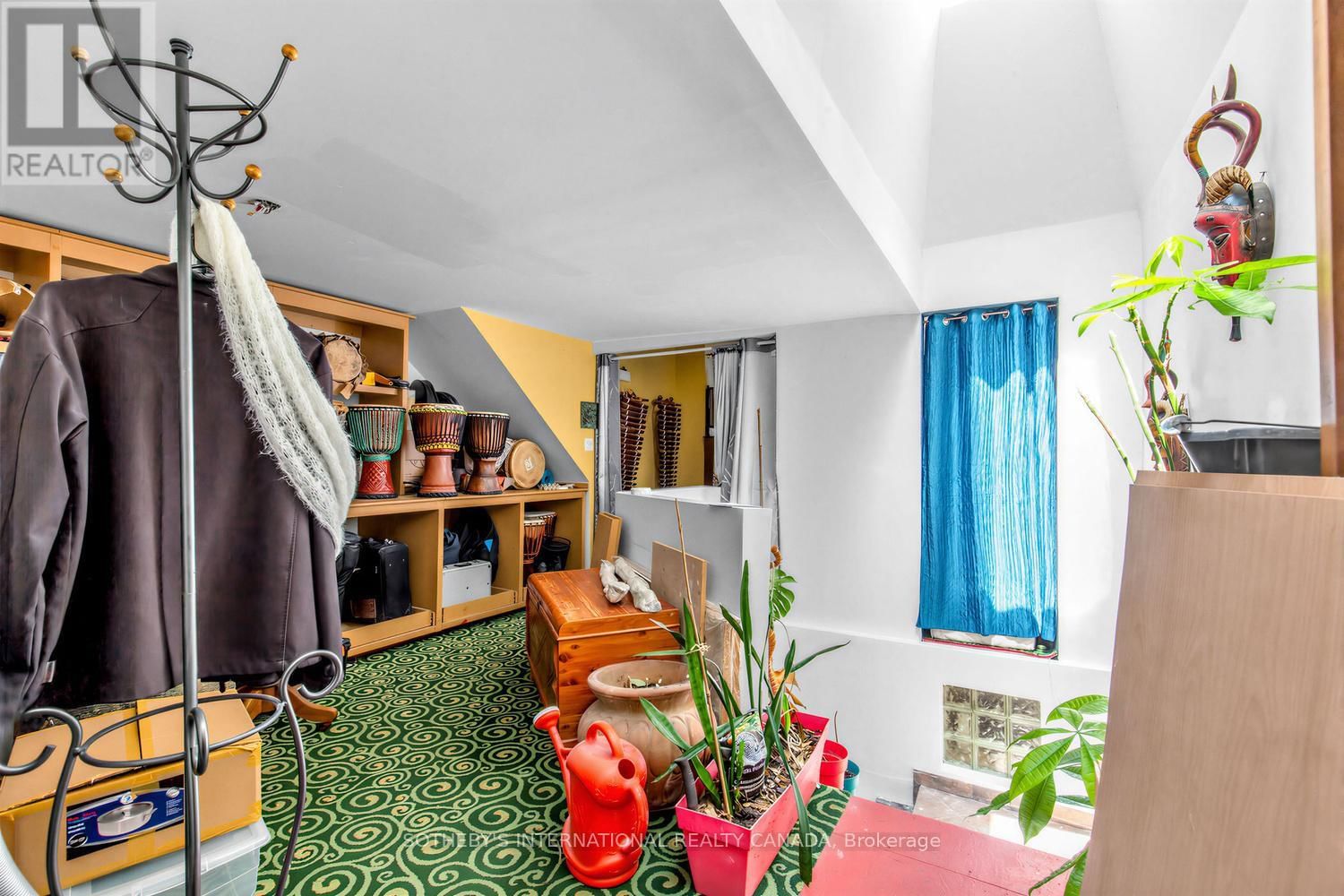 243 GERRARD STREET EAST Image 13