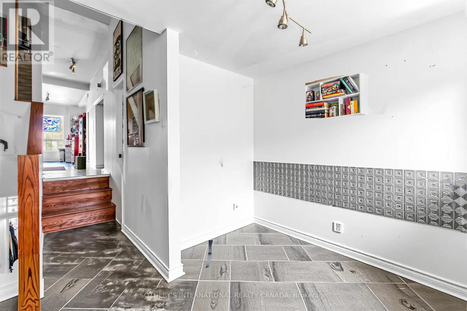 243 GERRARD STREET EAST Image 14