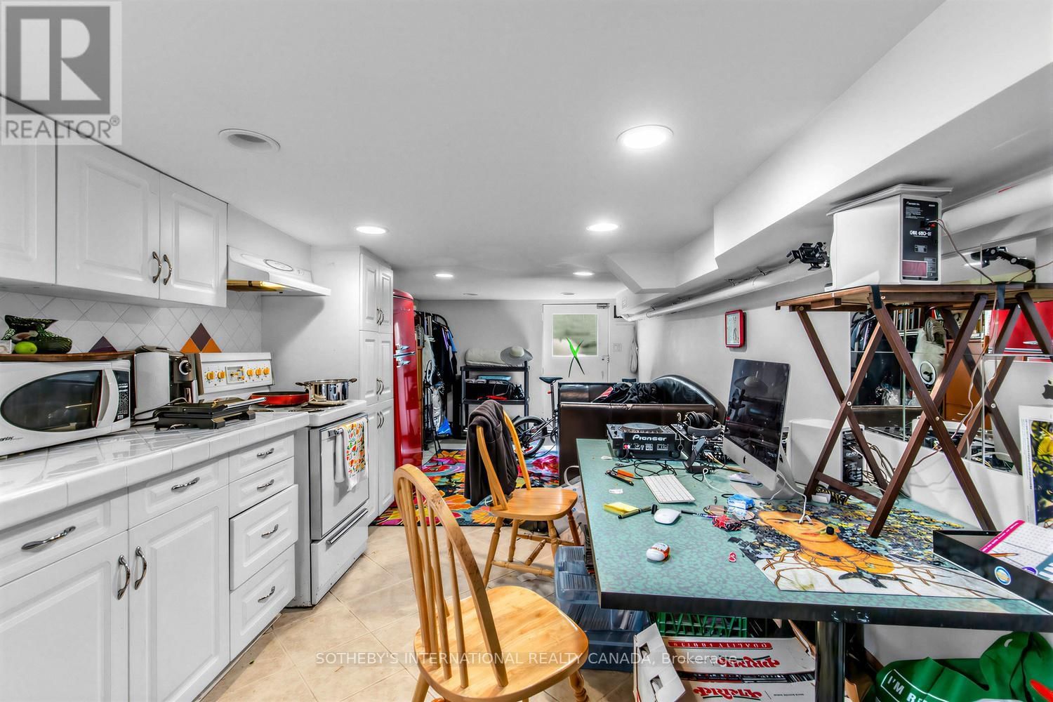 243 GERRARD STREET EAST Image 17