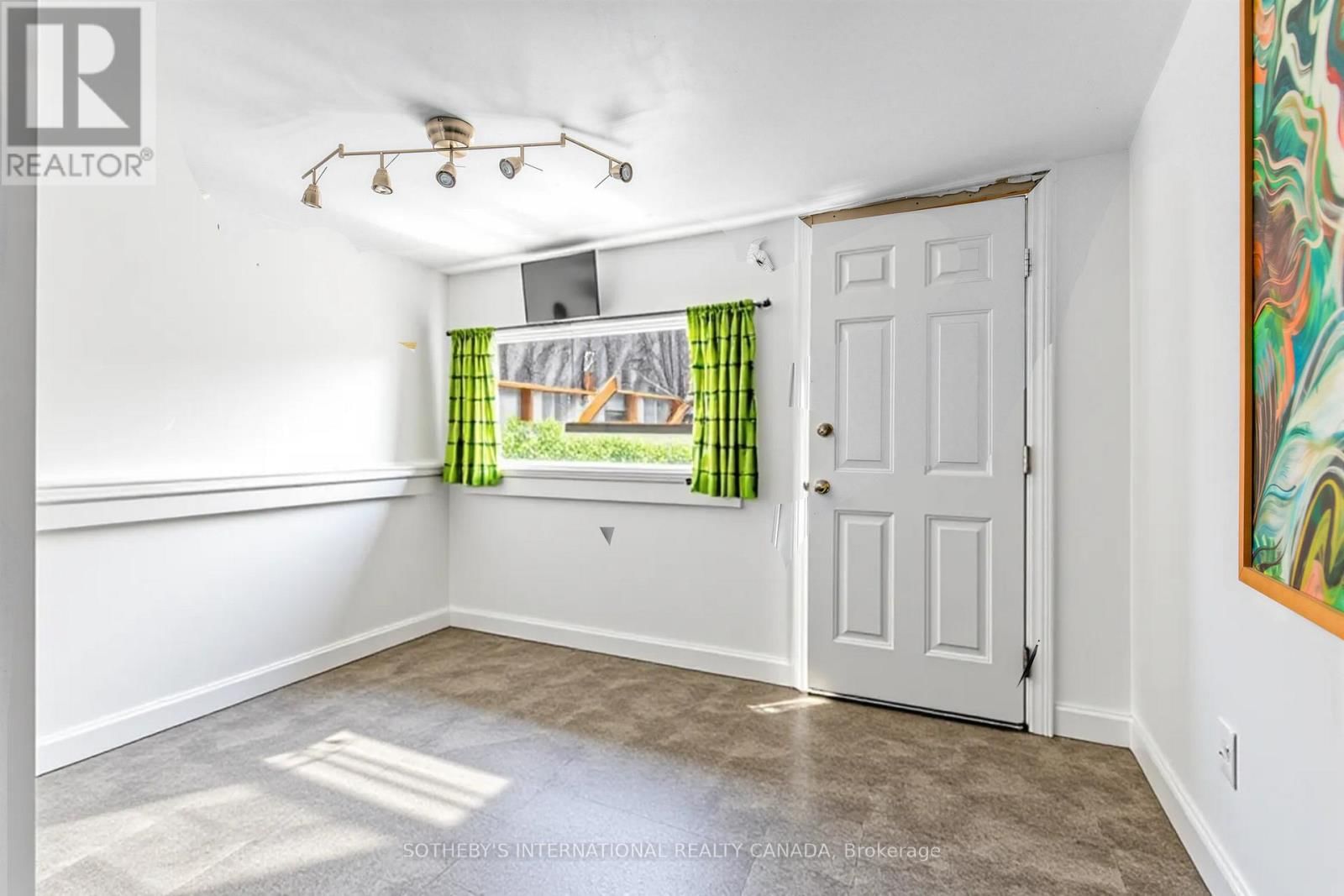 243 GERRARD STREET EAST Image 15