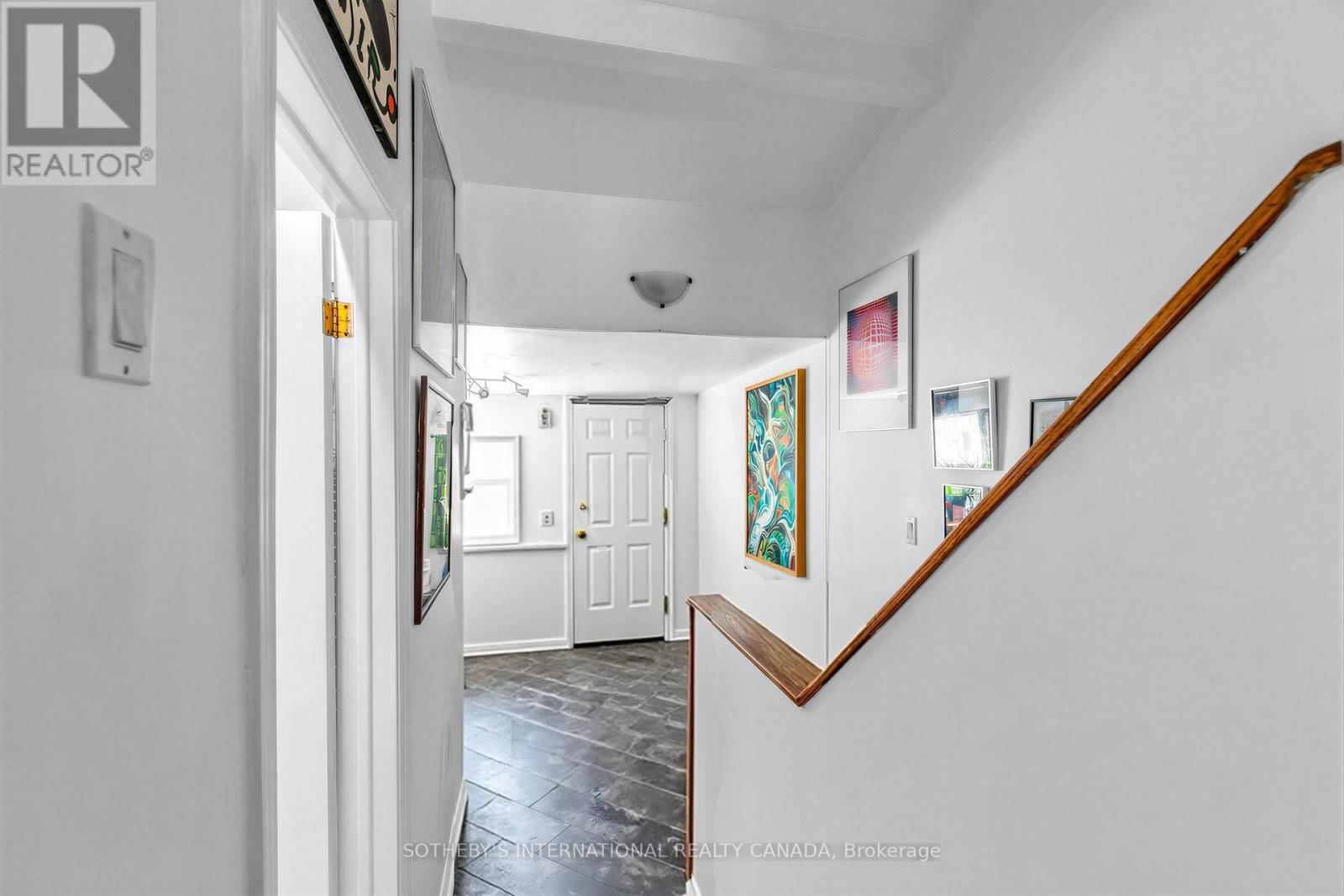 243 GERRARD STREET EAST Image 21