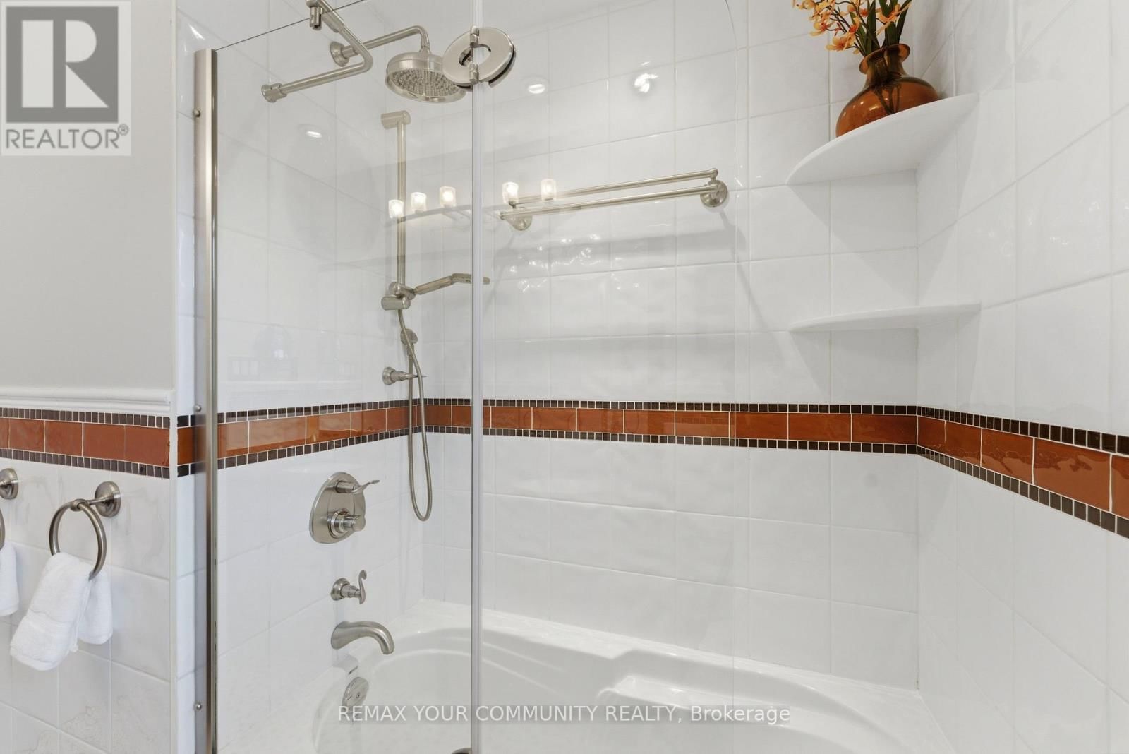 22 MARATHON CRESCENT Image 28