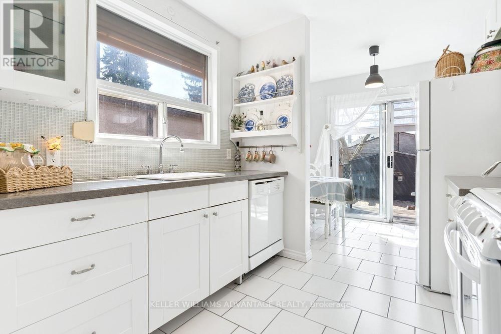 186 CEDRIC AVENUE Image 16